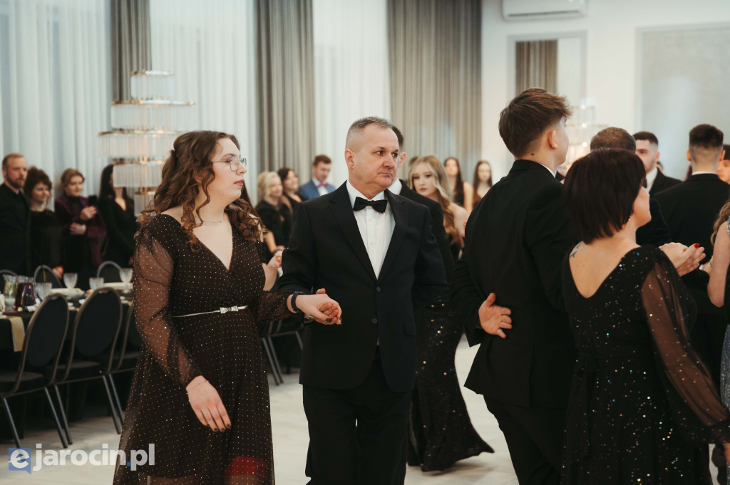 Studniówka 2025 maturzystów ZSP-B Tarce