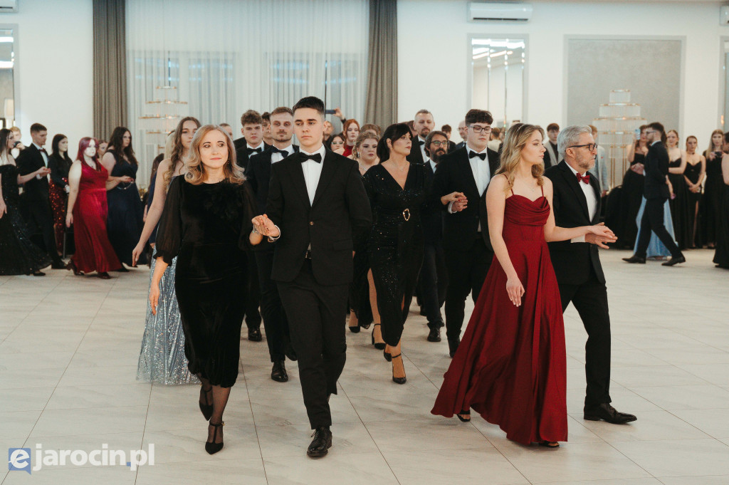 Studniówka 2025 maturzystów ZSP-B Tarce