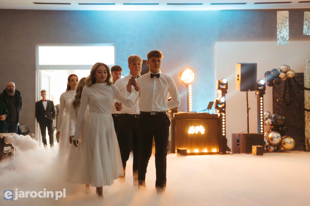 Studniówka 2025 maturzystów ZSP-B Tarce