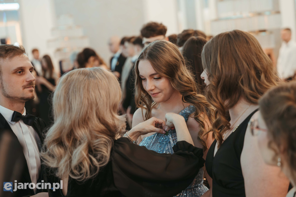 Studniówka 2025 maturzystów ZSP-B Tarce