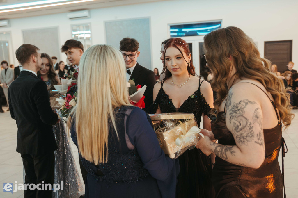 Studniówka 2025 maturzystów ZSP-B Tarce