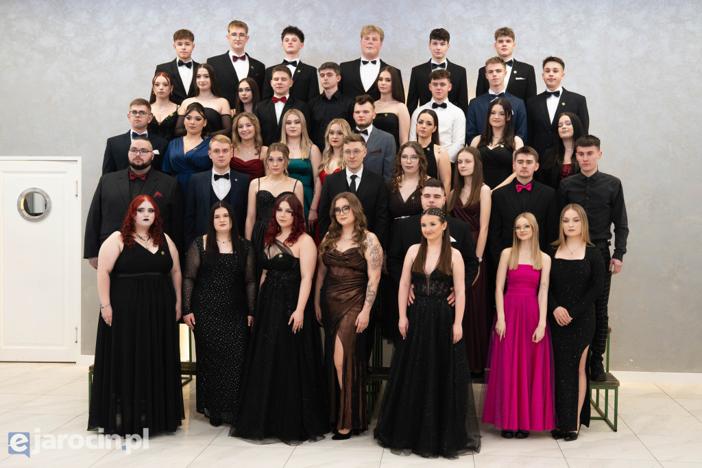 Studniówka 2025 maturzystów ZSP-B Tarce