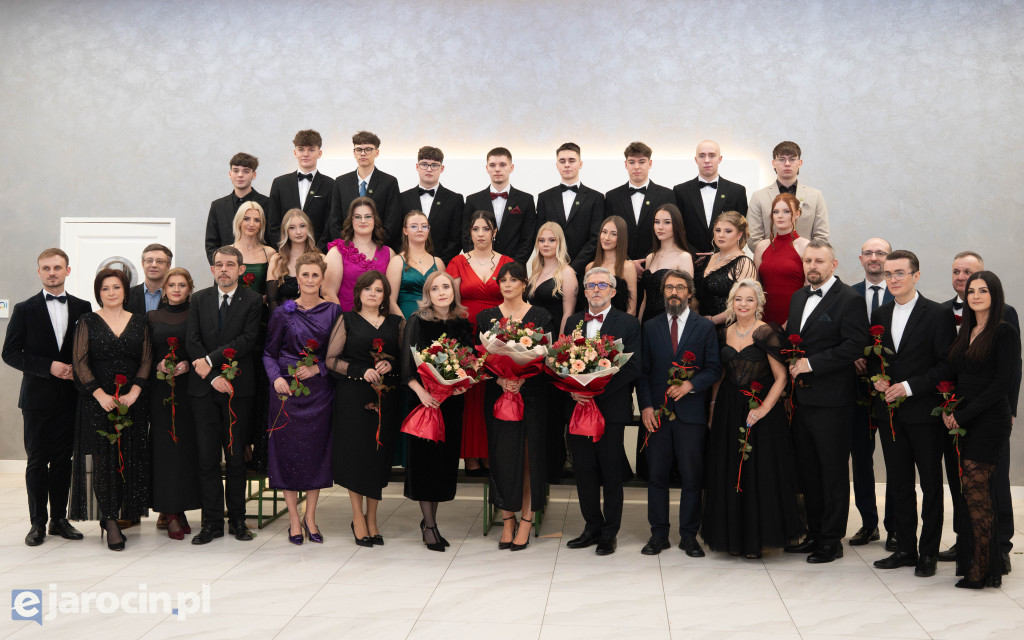 Studniówka 2025 maturzystów ZSP-B Tarce