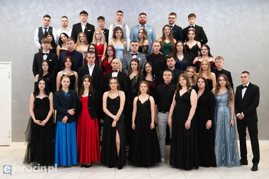 Studniówka 2025 maturzystów ZSP-B Tarce