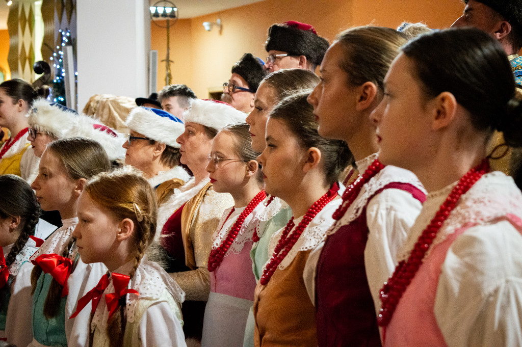 Zespół Folklorystyczny Snutki z kolędami u Franciszkanów