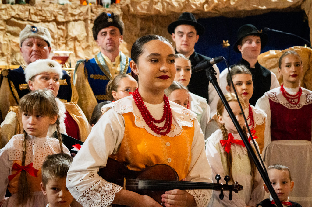 Zespół Folklorystyczny Snutki z kolędami u Franciszkanów