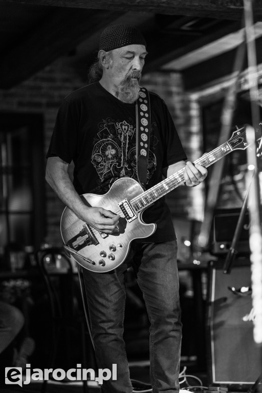 4. Skrzyżowanie Gitar w Spichlerzu