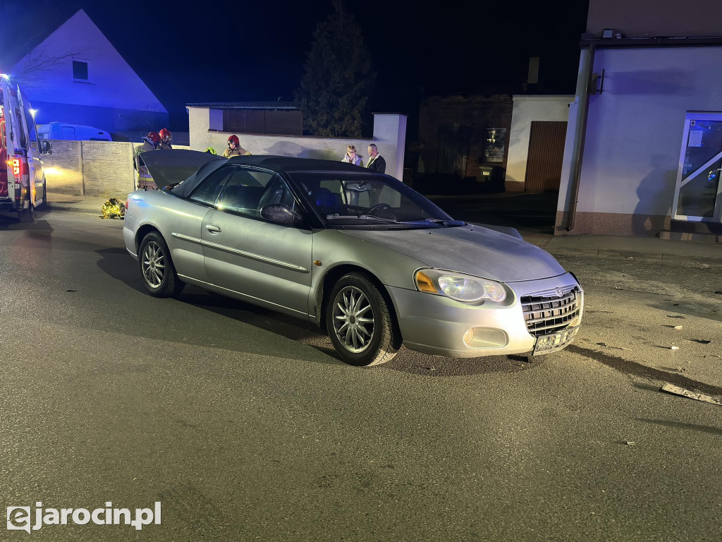 Zderzenie samochodu osobowego i motocykla w Kotlinie