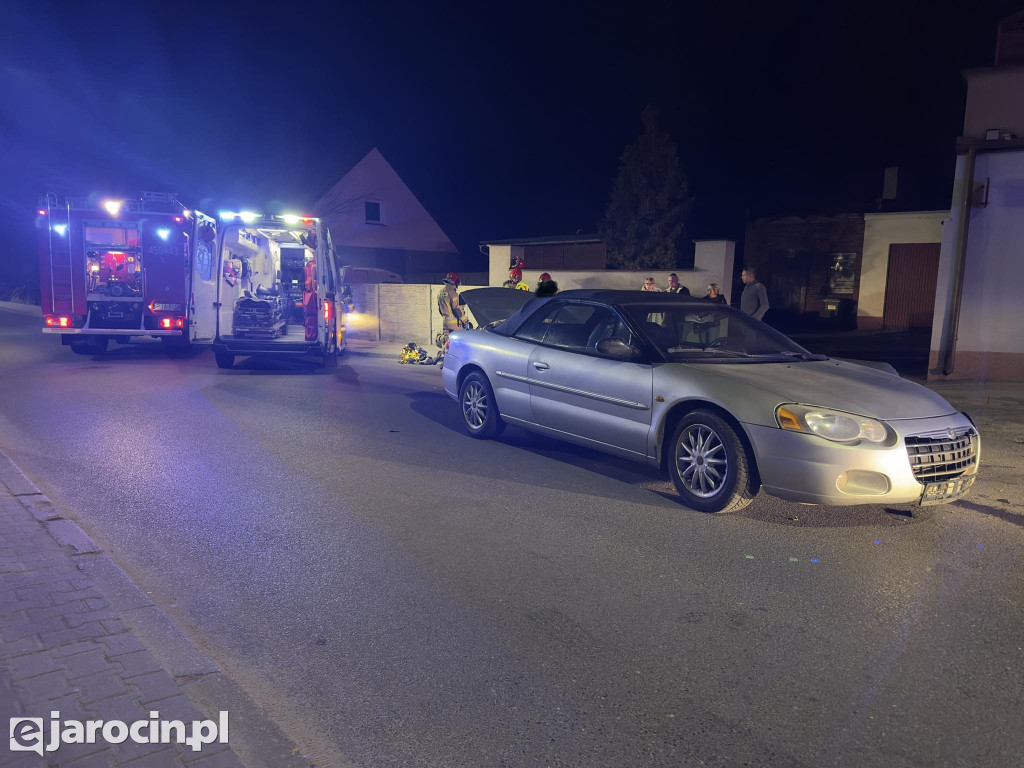 Zderzenie samochodu osobowego i motocykla w Kotlinie