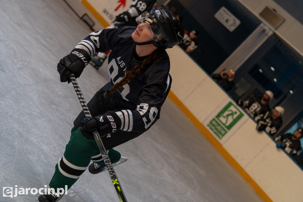Hokejowe emocje na lodowisku w Jarocinie. Już po raz czwarty
