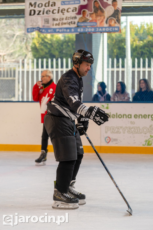 Hokejowe emocje na lodowisku w Jarocinie. Już po raz czwarty