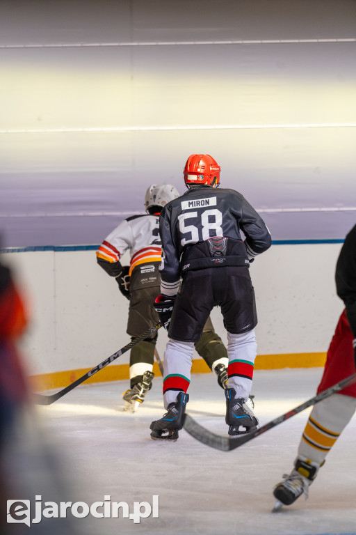 Hokejowe emocje na lodowisku w Jarocinie. Już po raz czwarty
