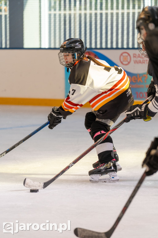 Hokejowe emocje na lodowisku w Jarocinie. Już po raz czwarty
