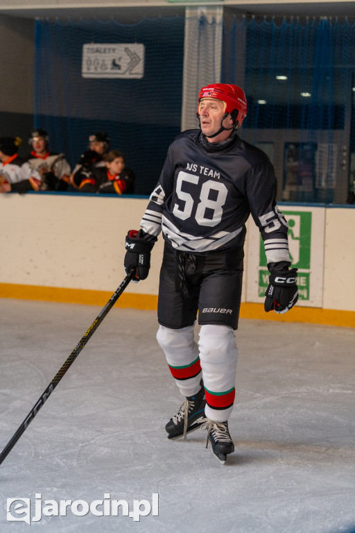 Hokejowe emocje na lodowisku w Jarocinie. Już po raz czwarty