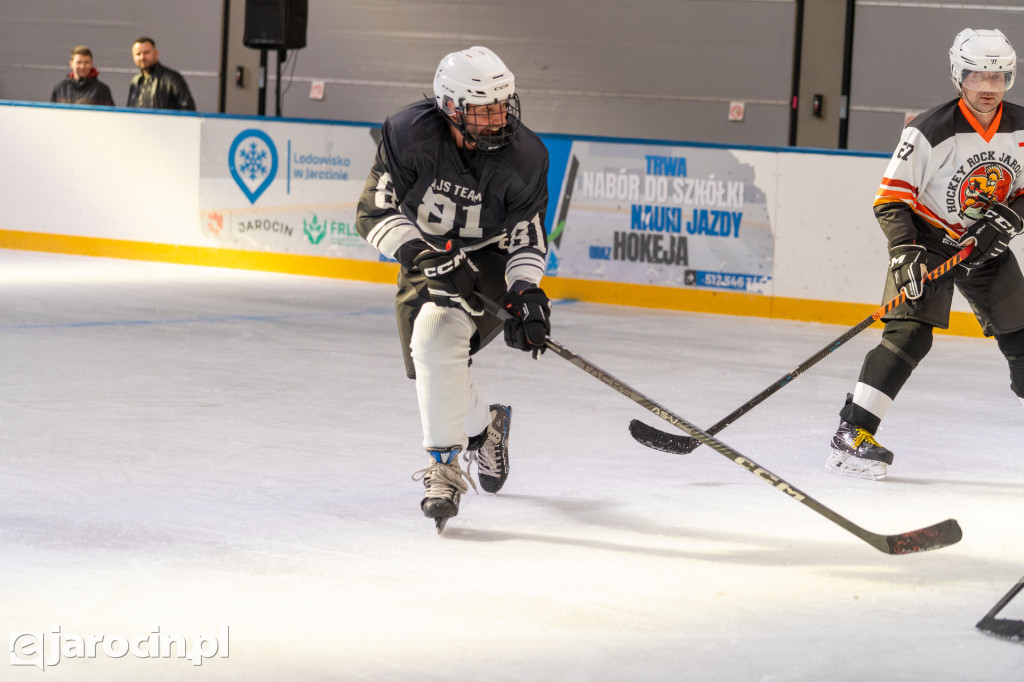 Hokejowe emocje na lodowisku w Jarocinie. Już po raz czwarty