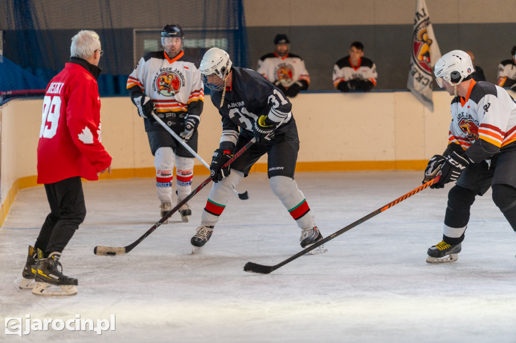 Hokejowe emocje na lodowisku w Jarocinie. Już po raz czwarty