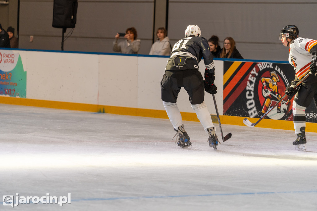 Hokejowe emocje na lodowisku w Jarocinie. Już po raz czwarty