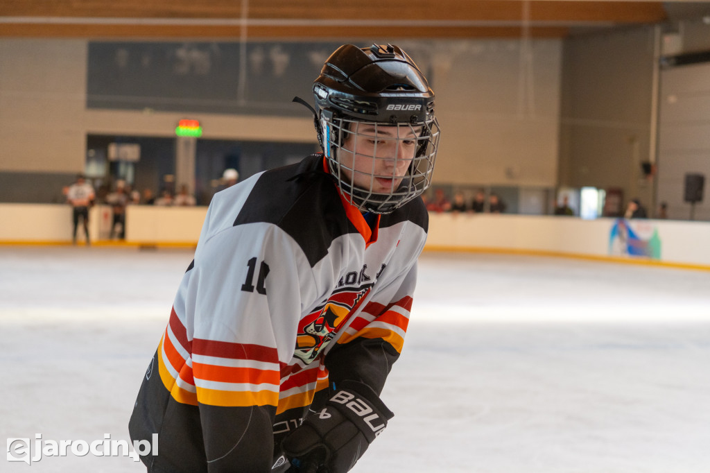 Hokejowe emocje na lodowisku w Jarocinie. Już po raz czwarty