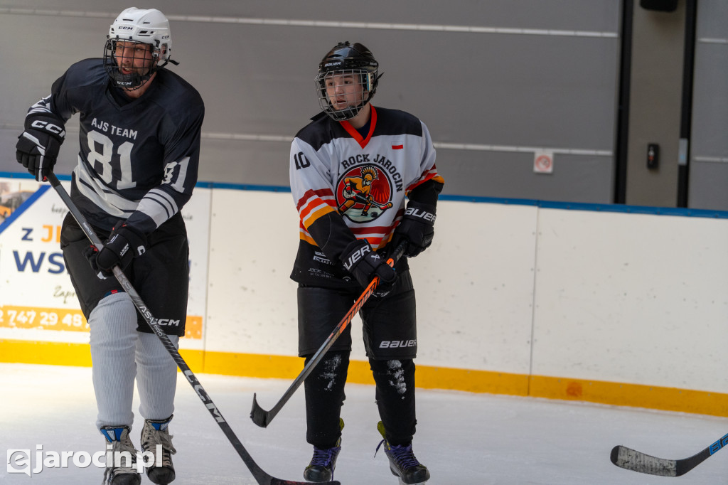 Hokejowe emocje na lodowisku w Jarocinie. Już po raz czwarty