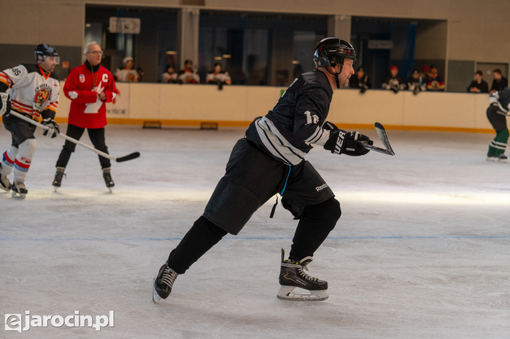 Hokejowe emocje na lodowisku w Jarocinie. Już po raz czwarty