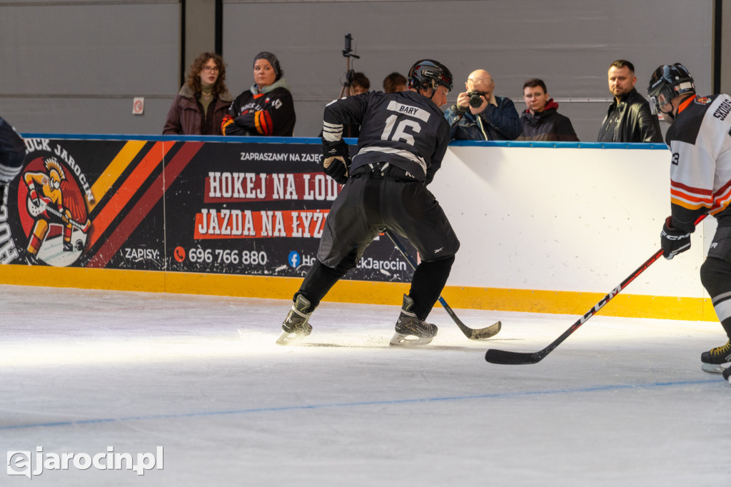 Hokejowe emocje na lodowisku w Jarocinie. Już po raz czwarty