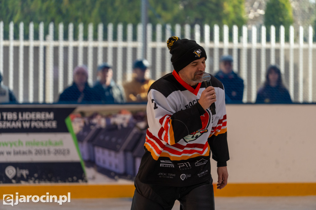 Hokejowe emocje na lodowisku w Jarocinie. Już po raz czwarty