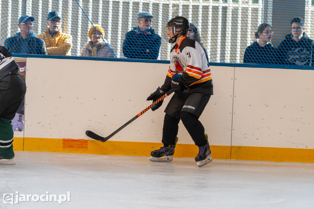 Hokejowe emocje na lodowisku w Jarocinie. Już po raz czwarty