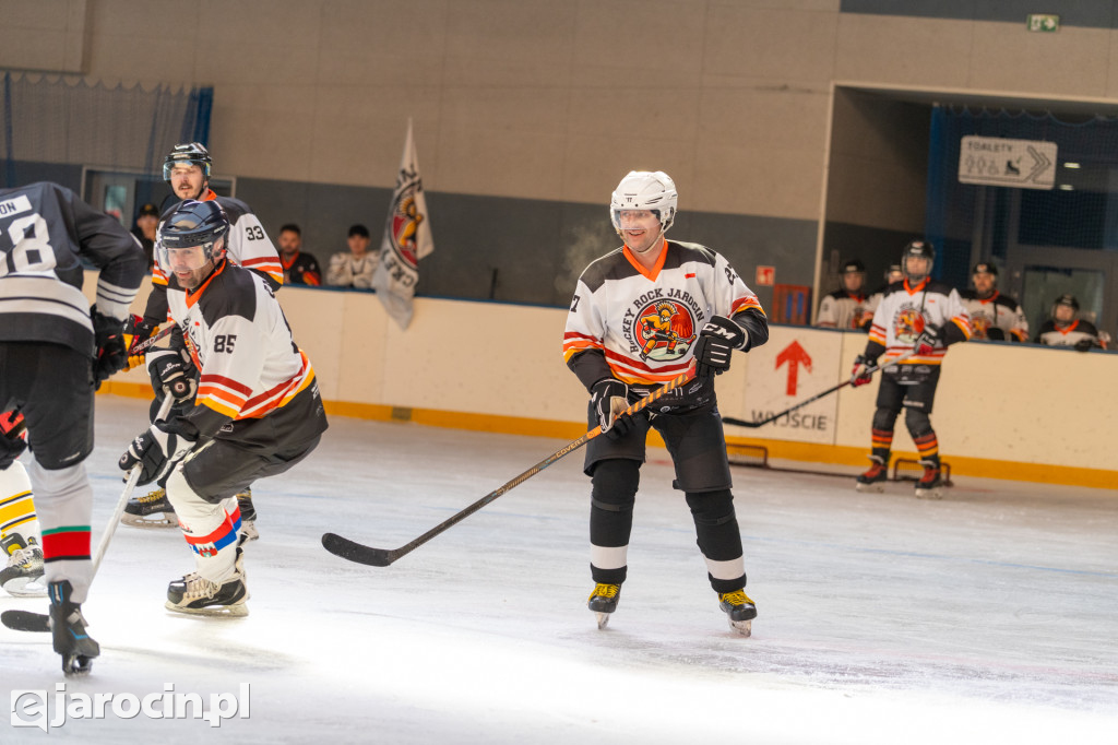 Hokejowe emocje na lodowisku w Jarocinie. Już po raz czwarty