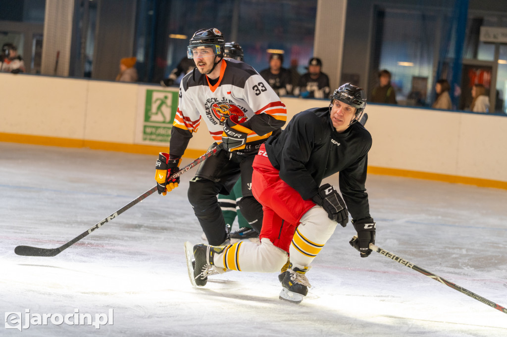 Hokejowe emocje na lodowisku w Jarocinie. Już po raz czwarty