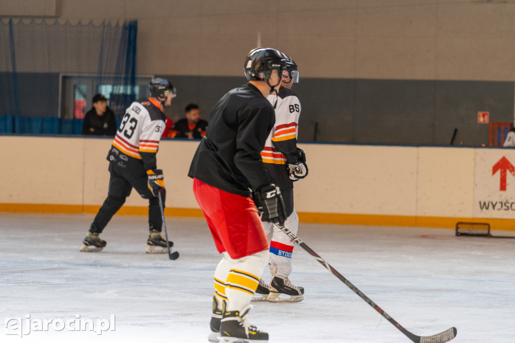 Hokejowe emocje na lodowisku w Jarocinie. Już po raz czwarty
