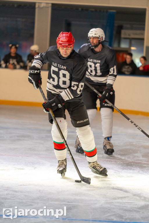 Hokejowe emocje na lodowisku w Jarocinie. Już po raz czwarty