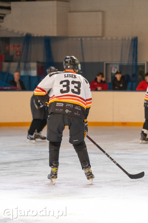 Hokejowe emocje na lodowisku w Jarocinie. Już po raz czwarty