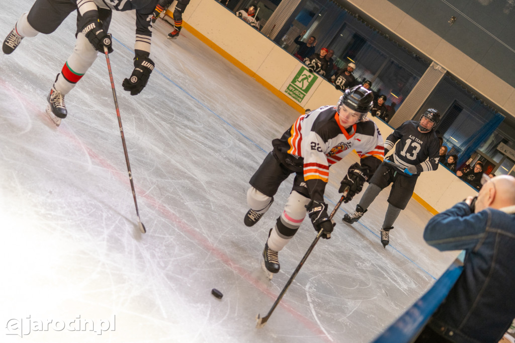 Hokejowe emocje na lodowisku w Jarocinie. Już po raz czwarty