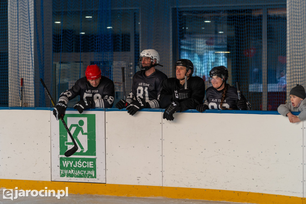 Hokejowe emocje na lodowisku w Jarocinie. Już po raz czwarty