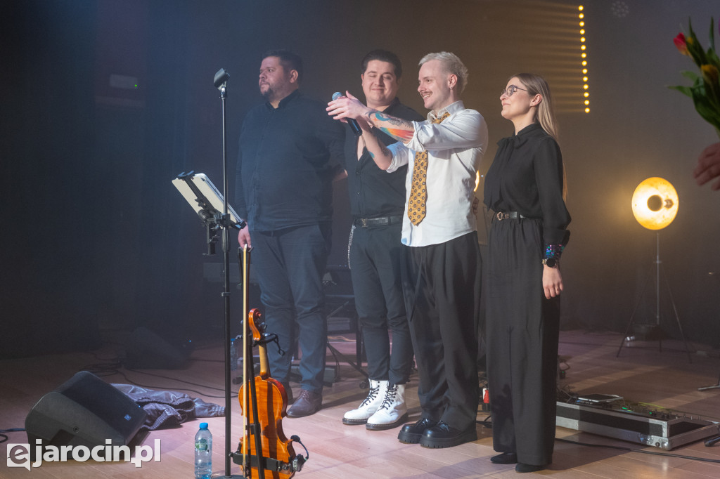 Gminny Dzień Kobiet z Filipem Mettlerem w Jaraczewie