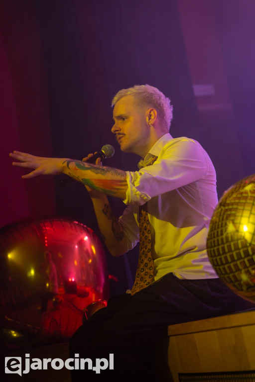 Gminny Dzień Kobiet z Filipem Mettlerem w Jaraczewie