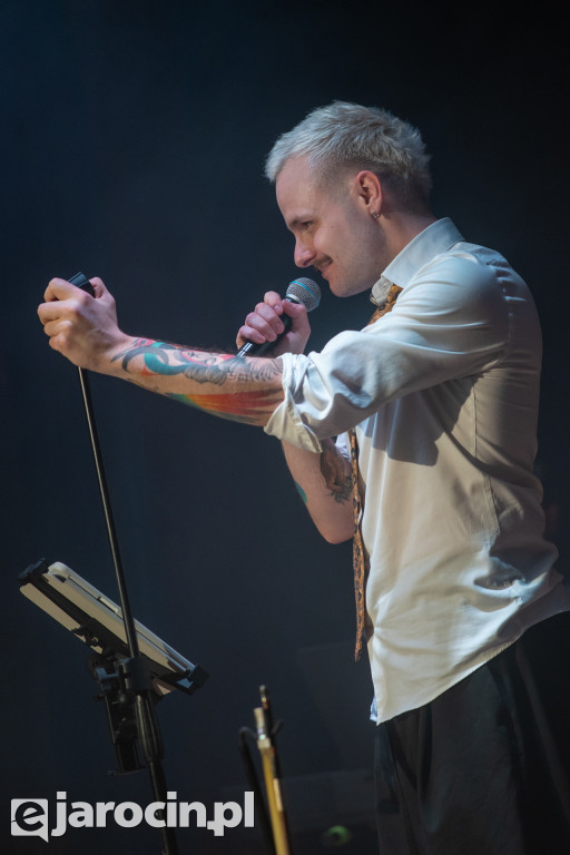 Gminny Dzień Kobiet z Filipem Mettlerem w Jaraczewie