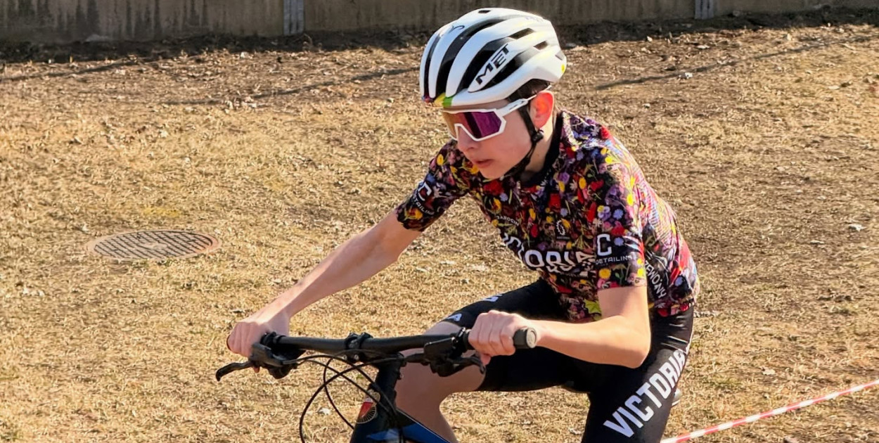 Zawodnicy Victorii Jarocin na starcie w Kaliszu