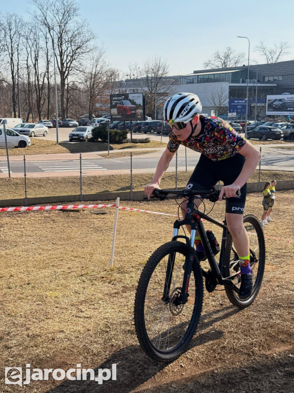 Zawodnicy Victorii Jarocin na starcie w Kaliszu