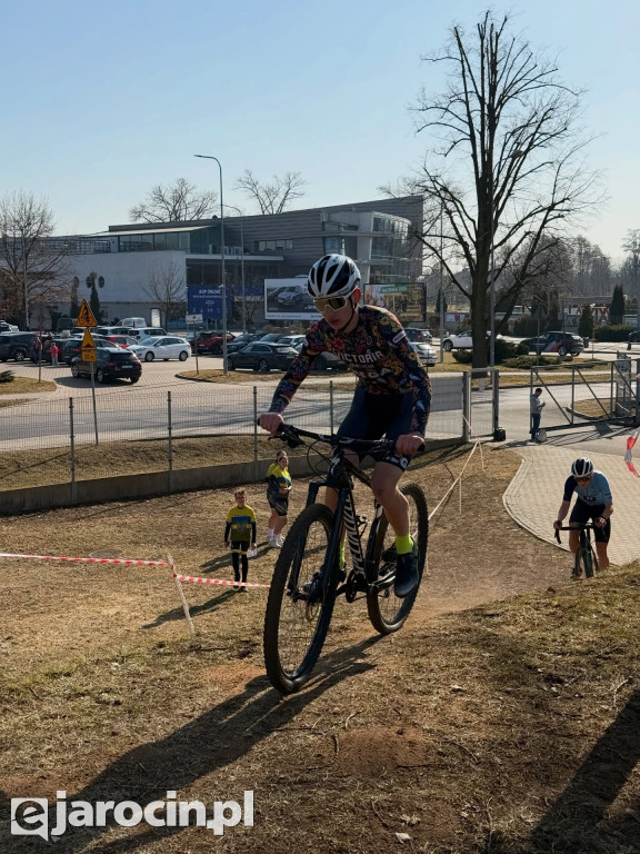 Zawodnicy Victorii Jarocin na starcie w Kaliszu