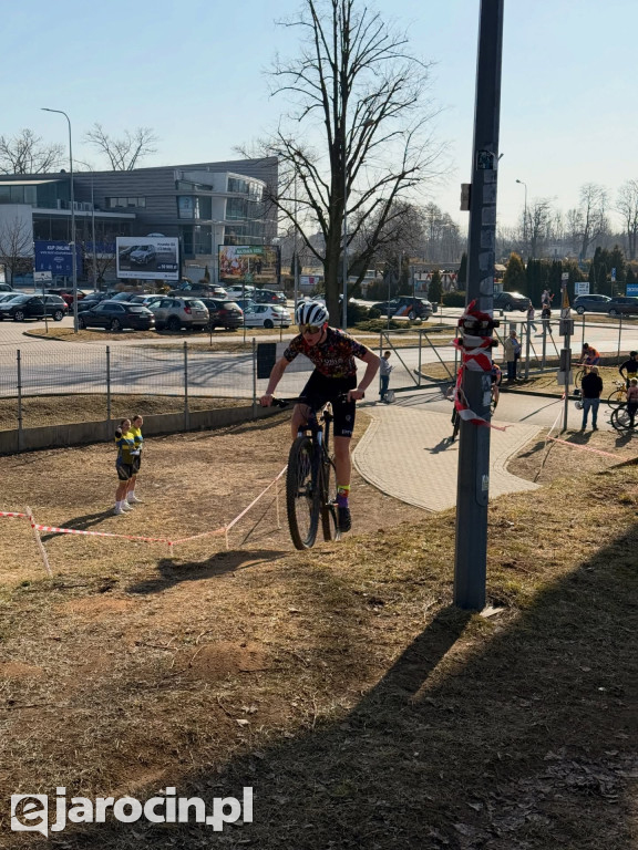 Zawodnicy Victorii Jarocin na starcie w Kaliszu