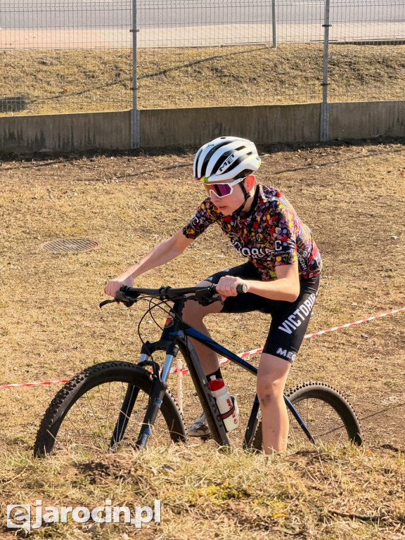 Zawodnicy Victorii Jarocin na starcie w Kaliszu