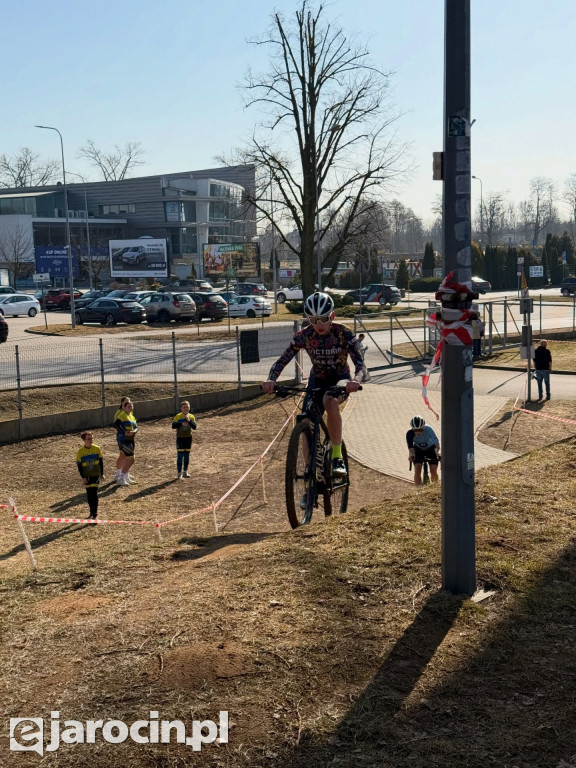 Zawodnicy Victorii Jarocin na starcie w Kaliszu