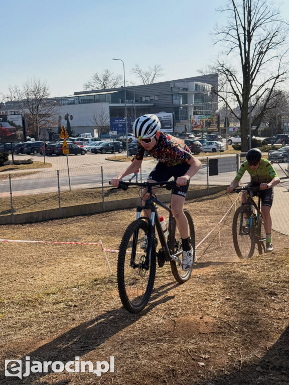 Zawodnicy Victorii Jarocin na starcie w Kaliszu