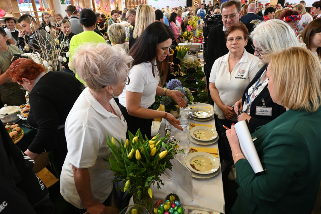 Chrzan stolicą najlepszych potraw chrzanowych i tarcia chrzanu