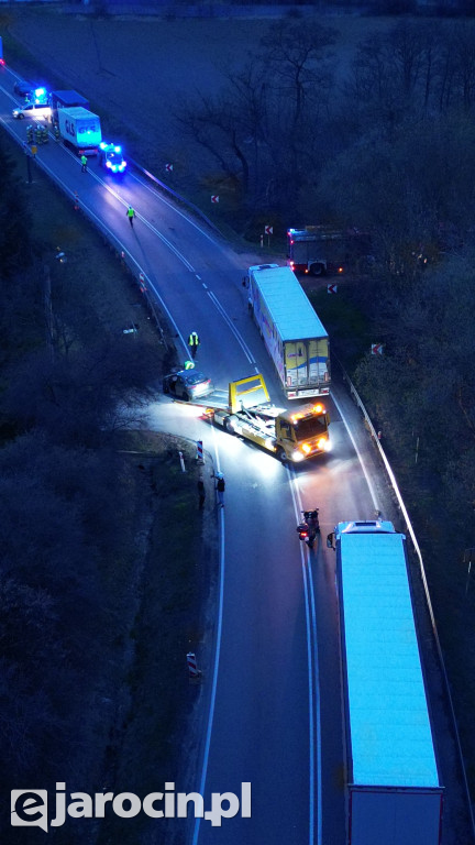 Zderzenie samochodu osobowego z ciężarowym w Witaszycach