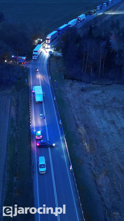 Zderzenie samochodu osobowego z ciężarowym w Witaszycach