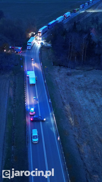 Zderzenie samochodu osobowego z ciężarowym w Witaszycach