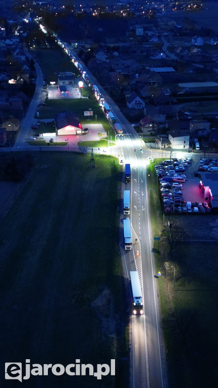 Zderzenie samochodu osobowego z ciężarowym w Witaszycach