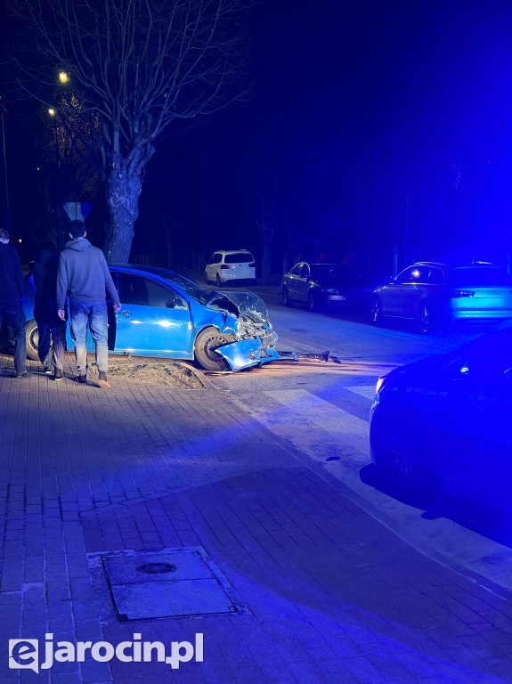 Wypadek na skrzyżowaniu Karwowskiego z Jarmarczną  w Jarocinie